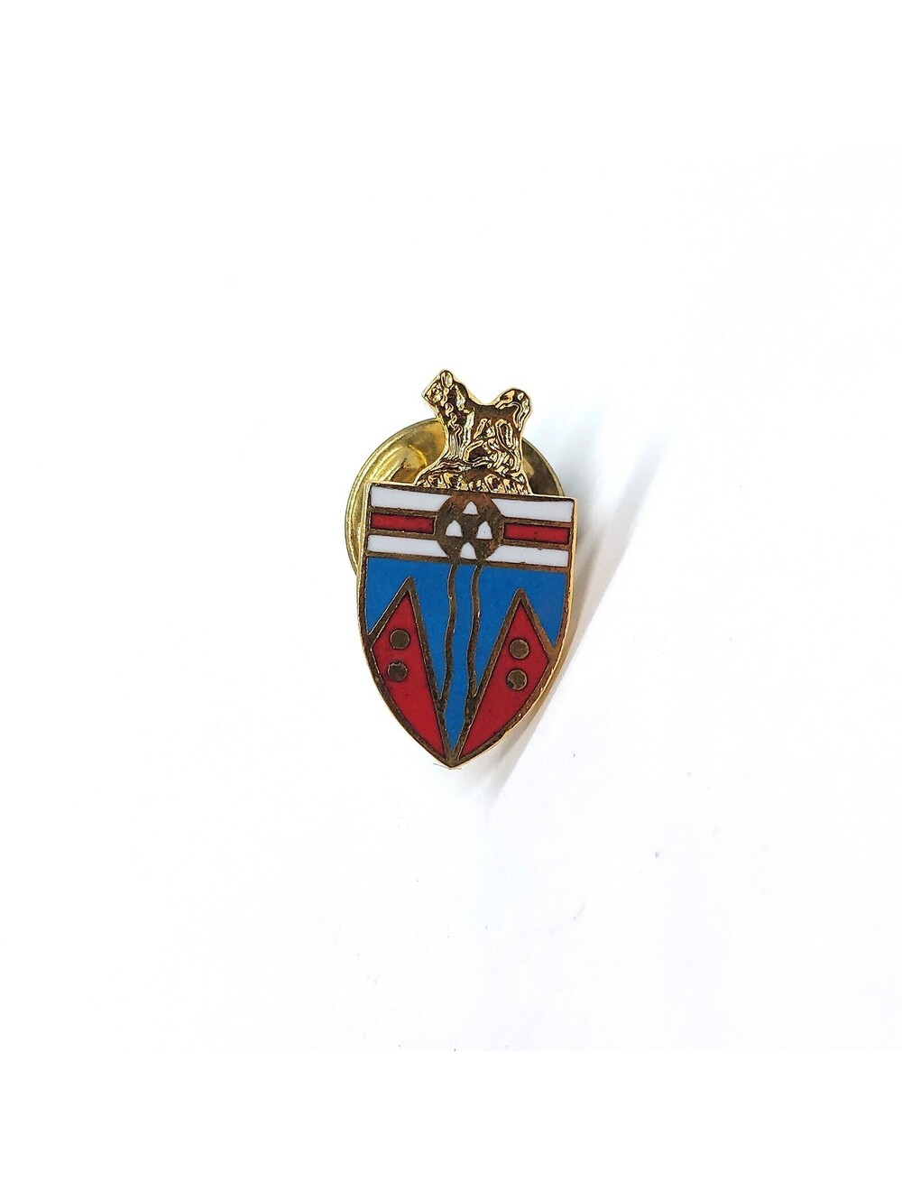 Vintage Yukon Territory Canada Coat of Arms Malamute Dog Enamel Pin Souvenir